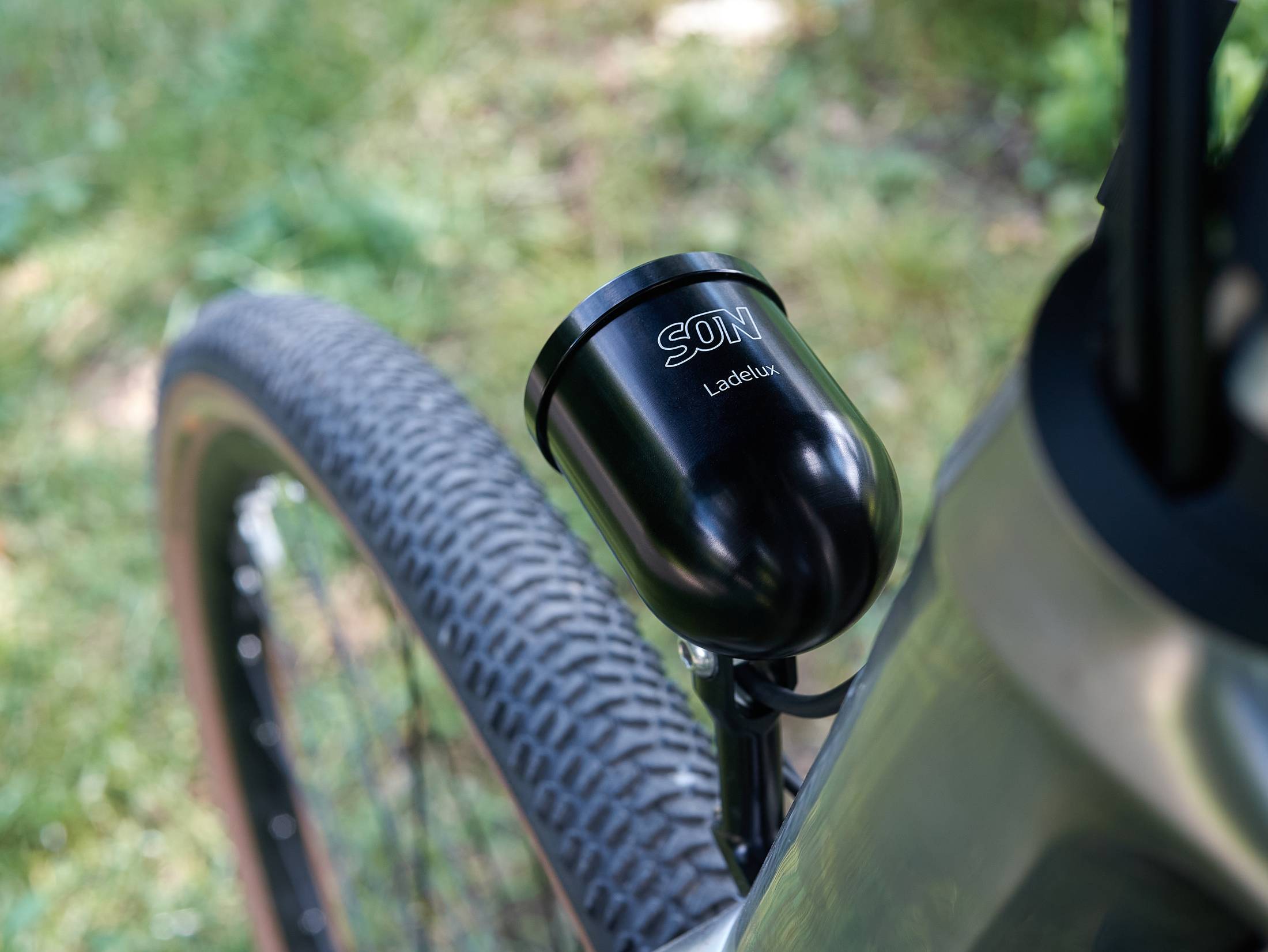 SON Ladelux Headlight w/ High Beam, USB Charging Function (Black)
