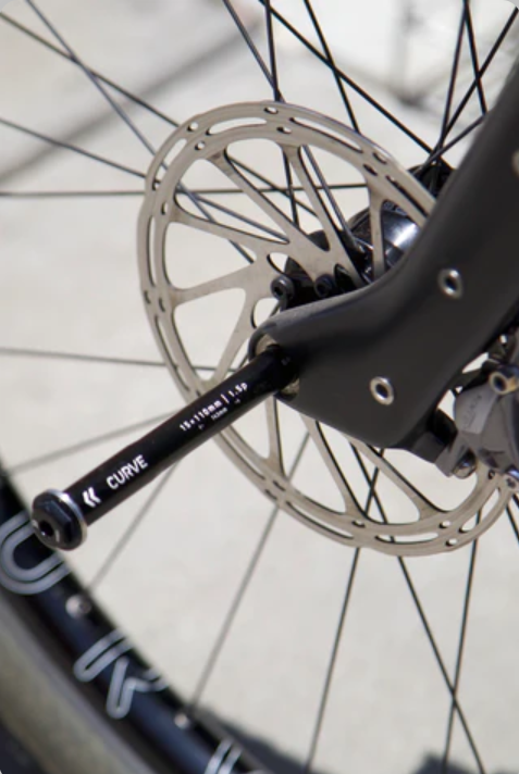 Curve Relaxle (special thru-axle with rack mount)