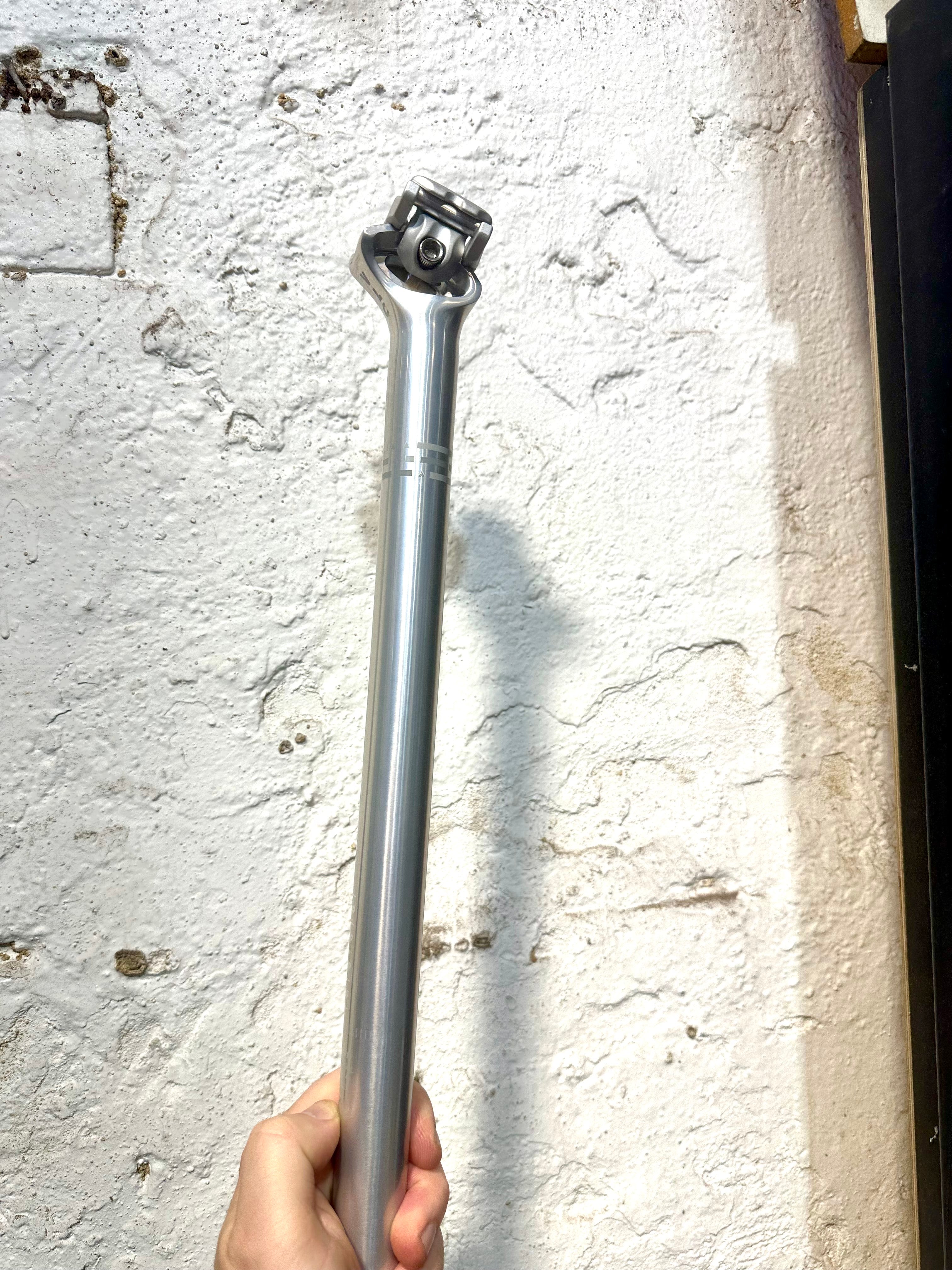 Veloci Torch Seatpost, 27.2x400mm, Zero Offset