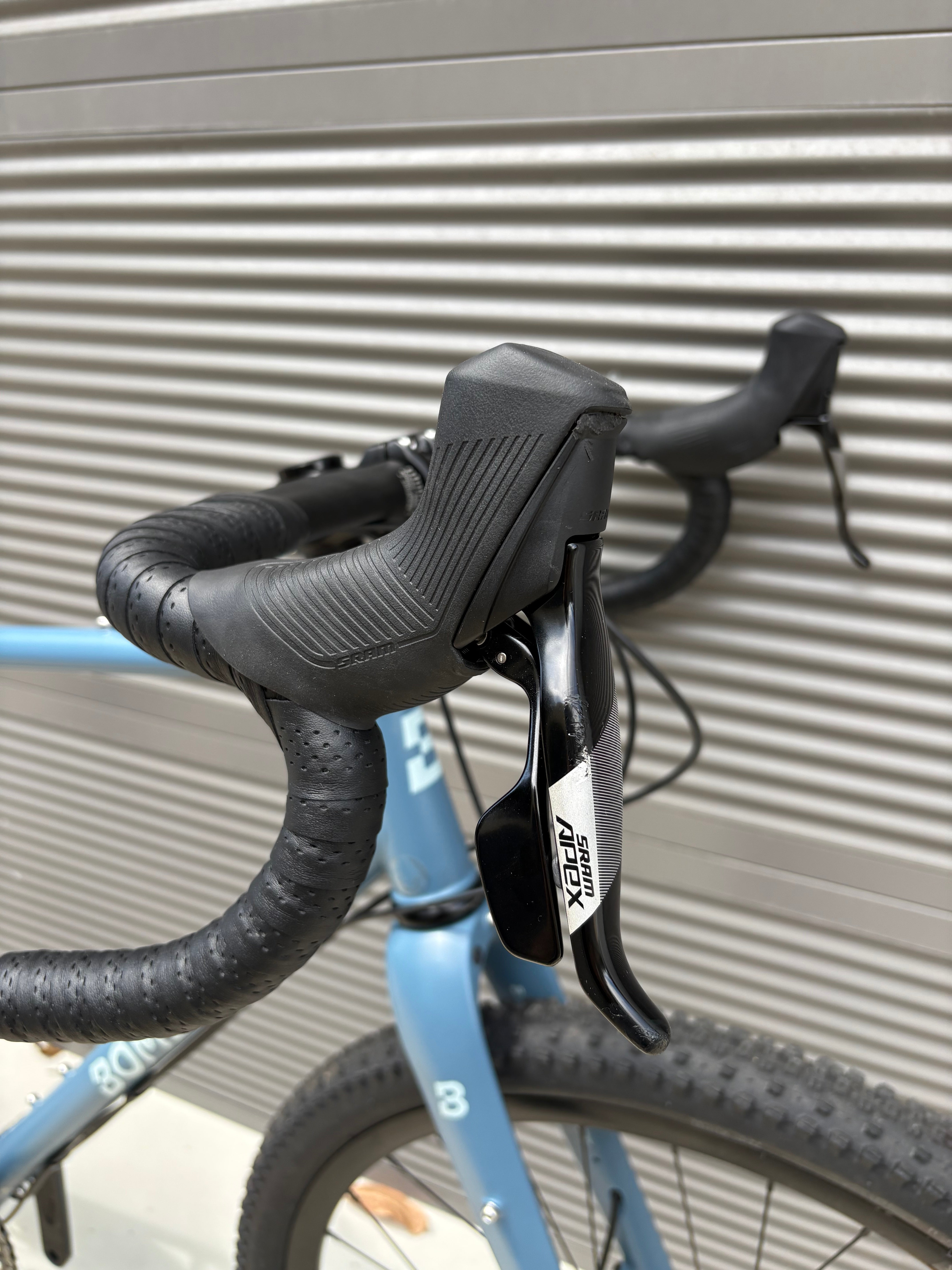 Bombtrack 2025 Hook EXT Matt teal L - Scratched RH Lever and Derailleur