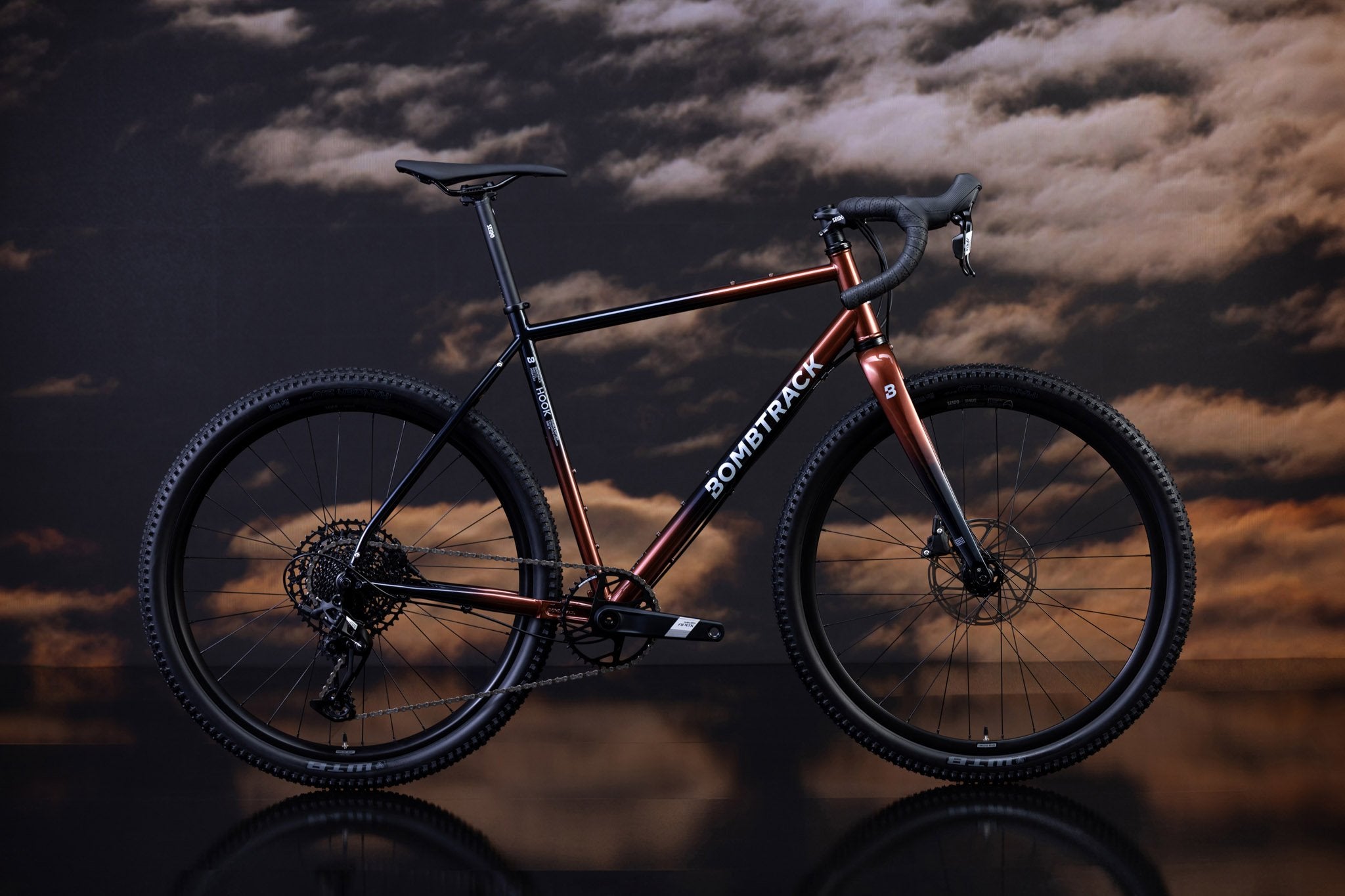 Bombtrack 2025 Hook EXT